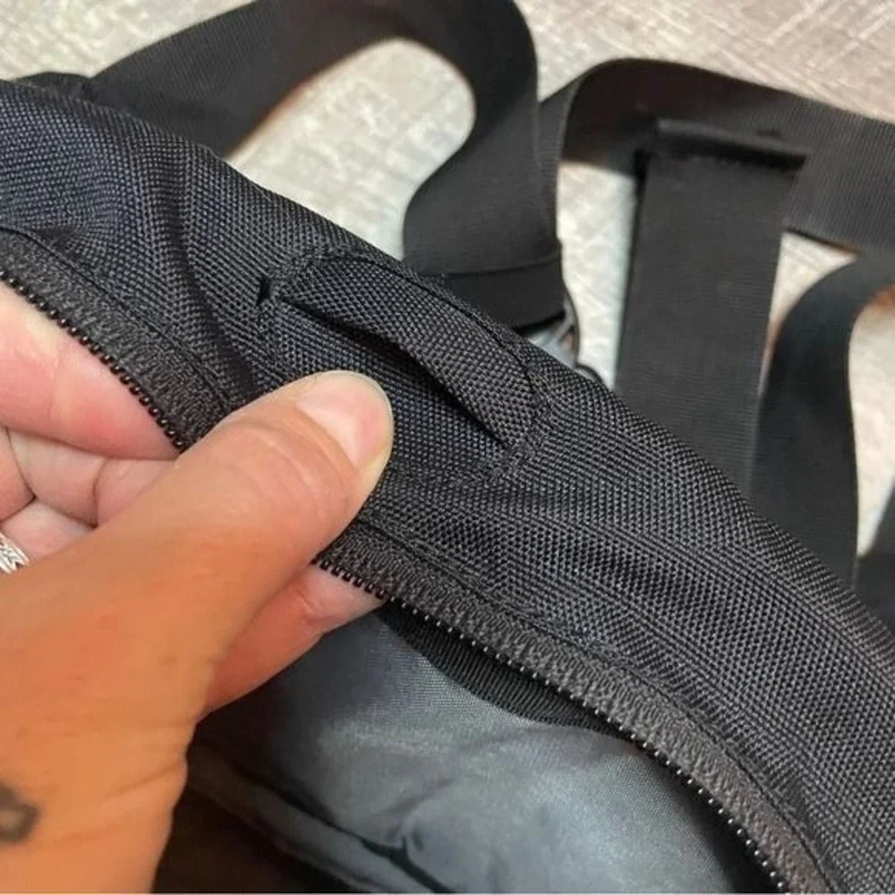 Marmot Black Canvas Sling Bag Crossbody Backpack Mesh Back Hiking Travel‎ Pack